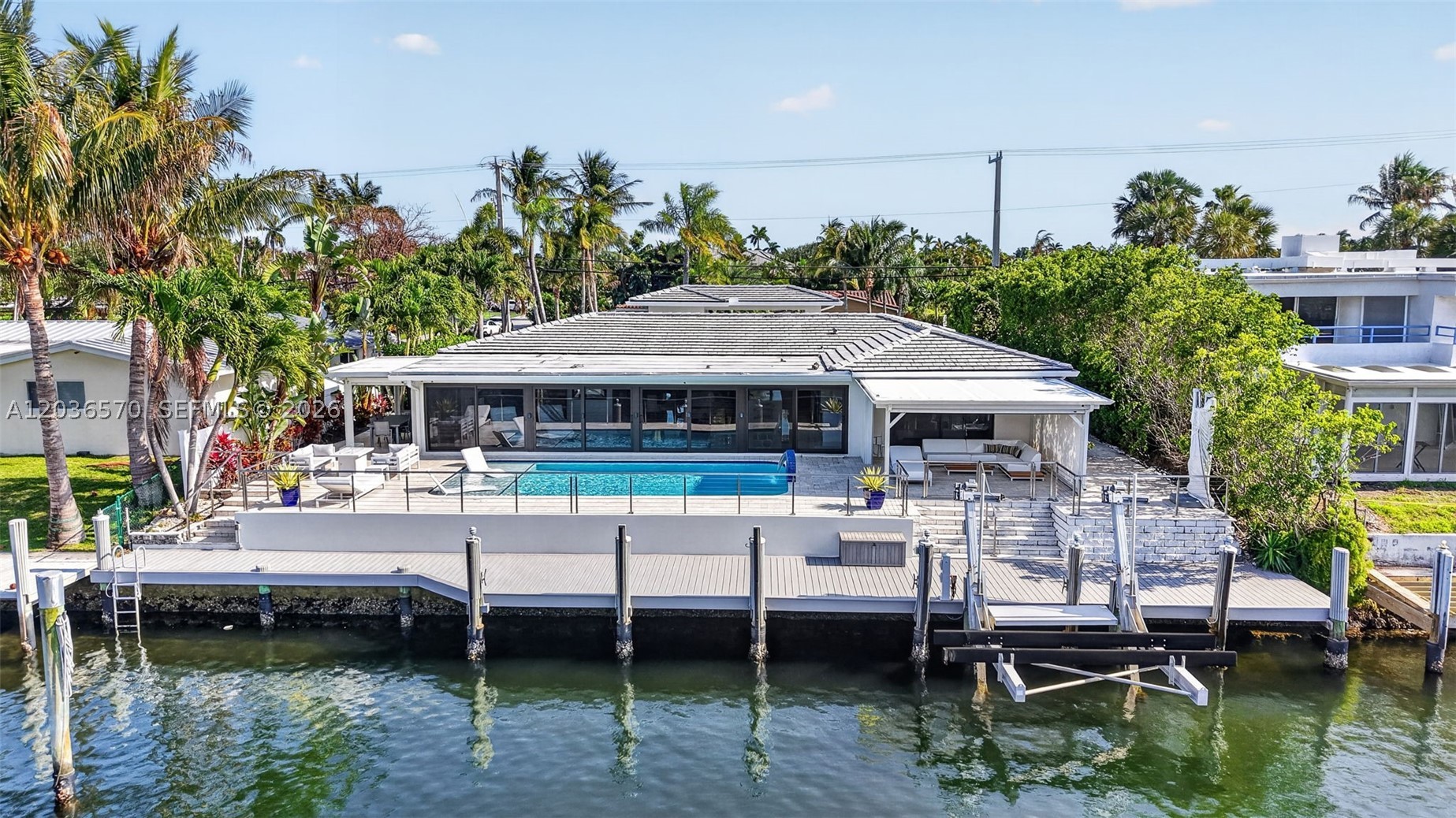 VENETIAN ISLES 1ST SEC - Residential