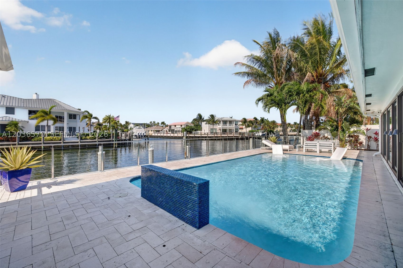 VENETIAN ISLES 1ST SEC - Residential