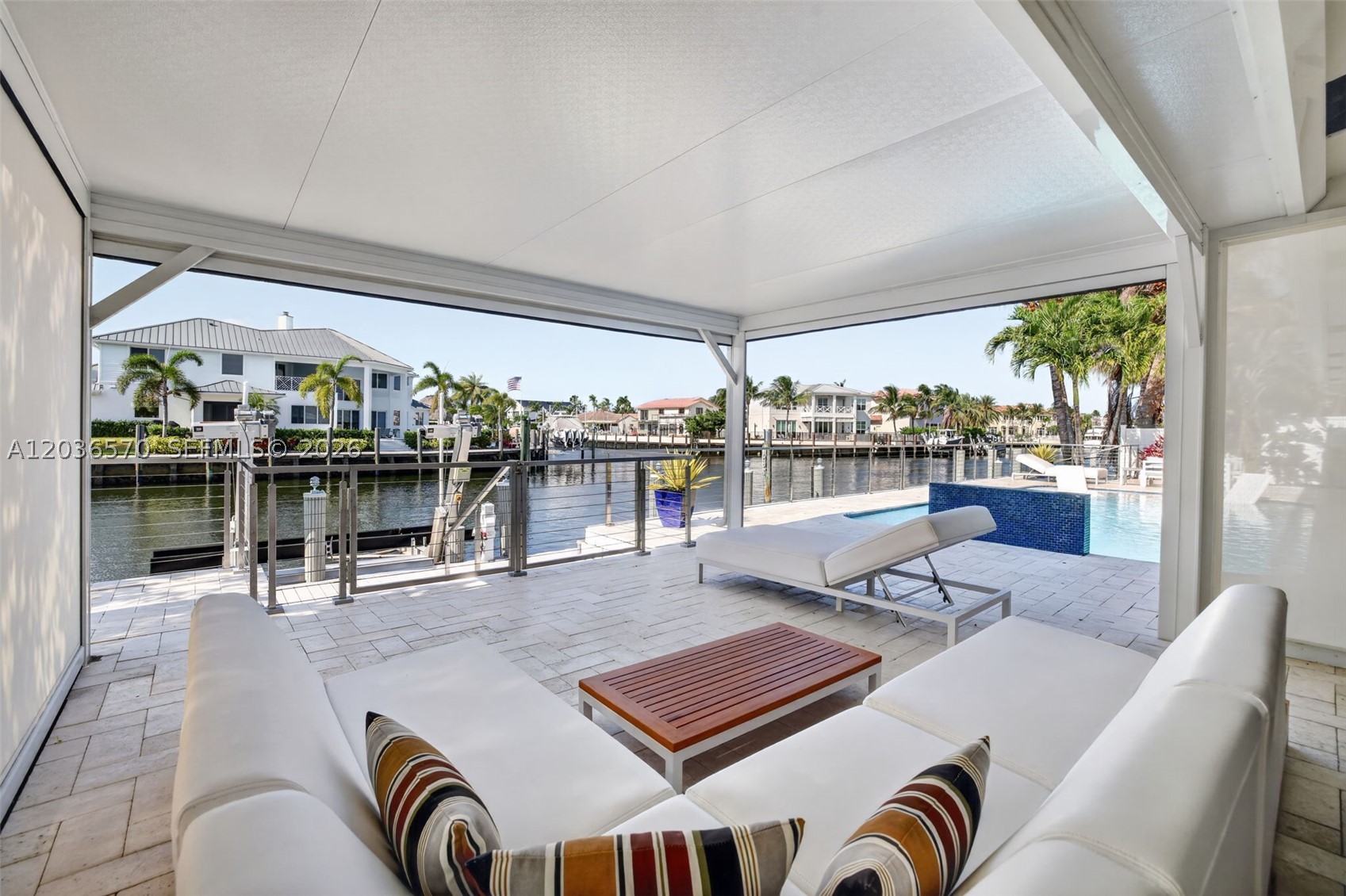 VENETIAN ISLES 1ST SEC - Residential