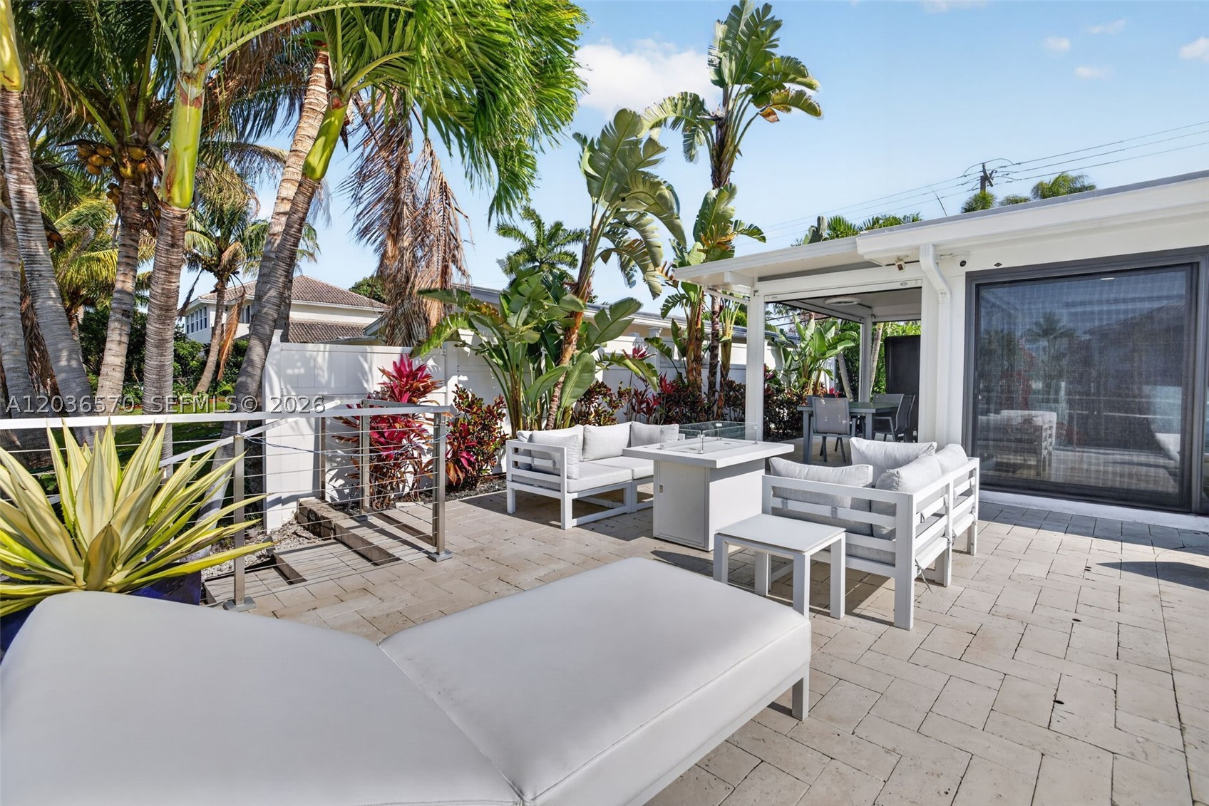 VENETIAN ISLES 1ST SEC - Residential