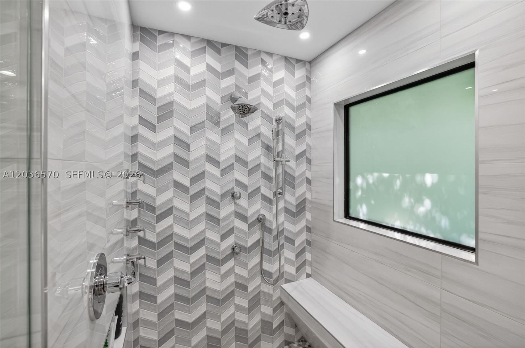 VENETIAN ISLES 1ST SEC - Residential