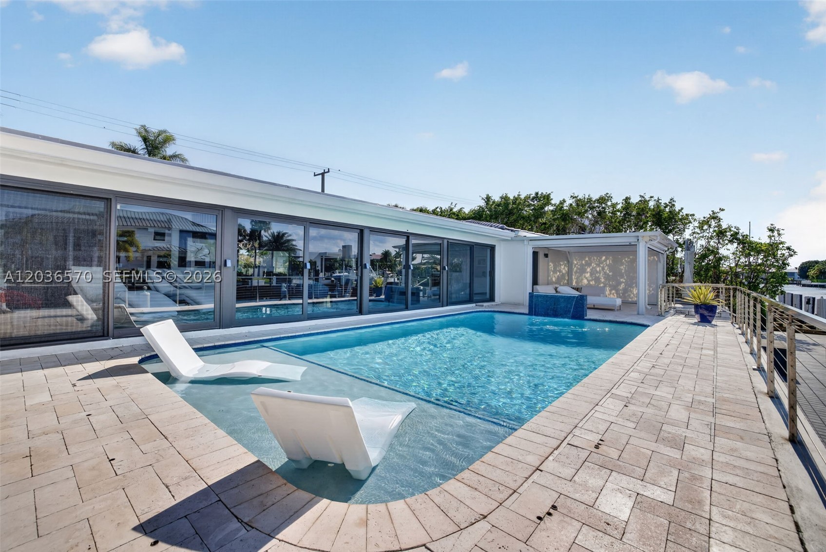 VENETIAN ISLES 1ST SEC - Residential
