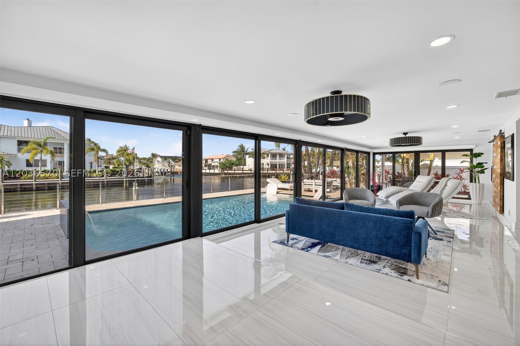 VENETIAN ISLES 1ST SEC - Residential