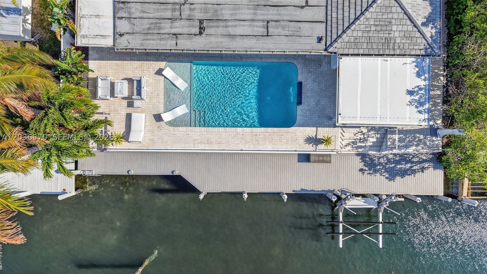 VENETIAN ISLES 1ST SEC - Residential