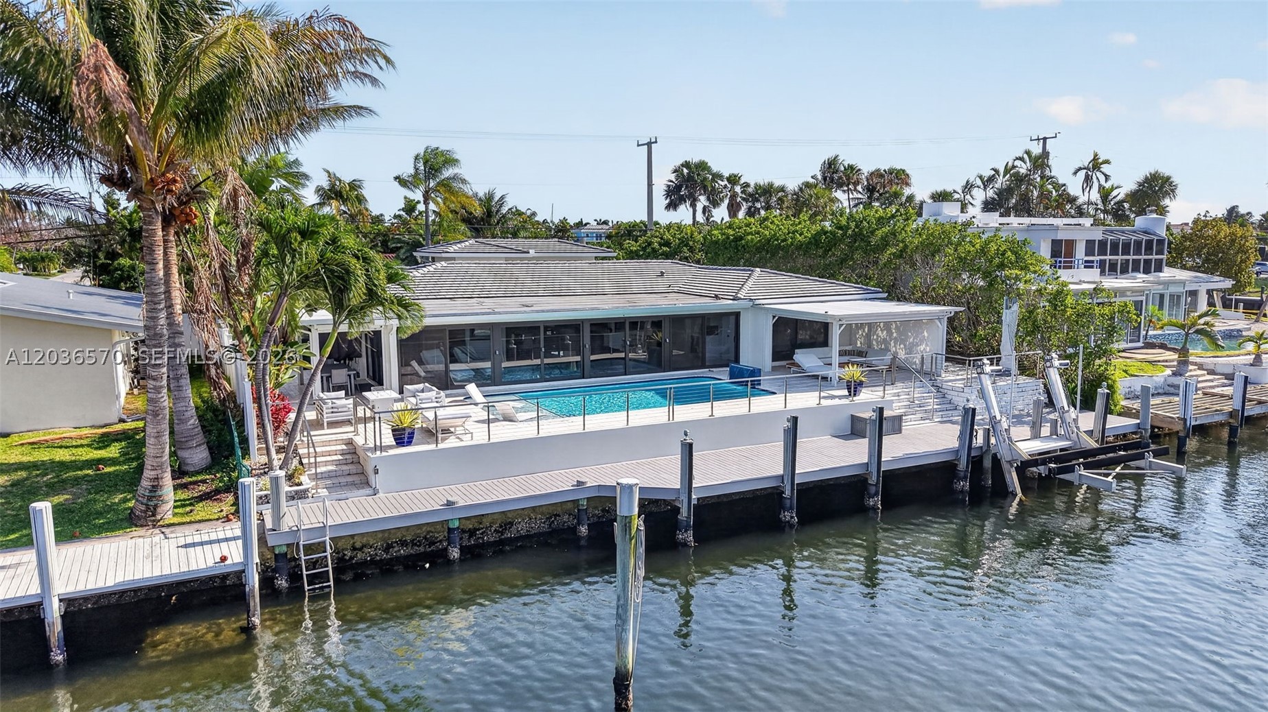 VENETIAN ISLES 1ST SEC - Residential