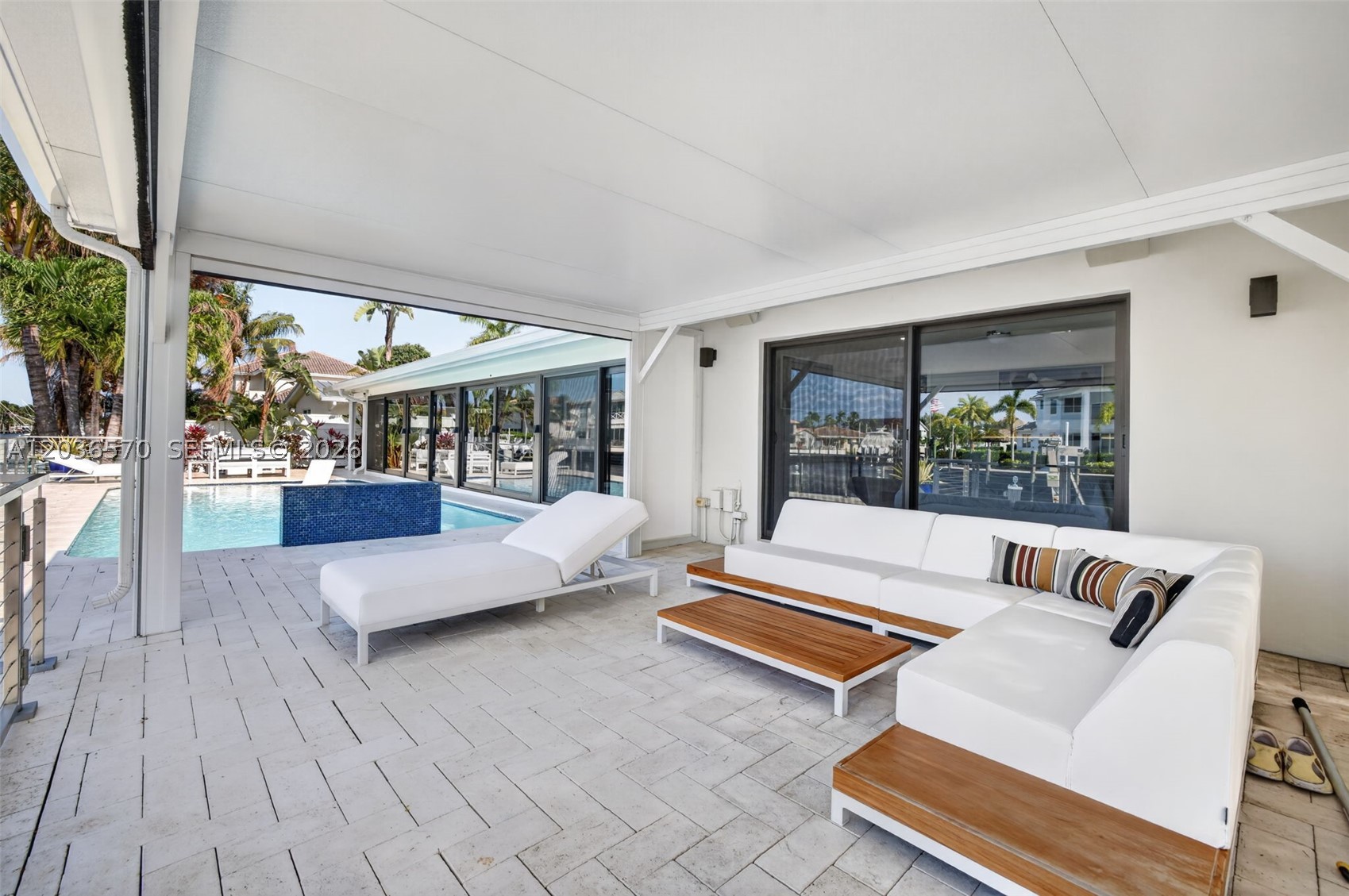 VENETIAN ISLES 1ST SEC - Residential