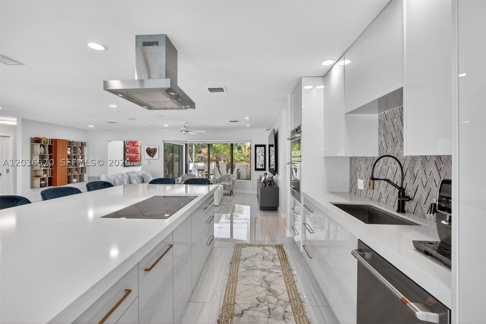 VENETIAN ISLES 1ST SEC - Residential