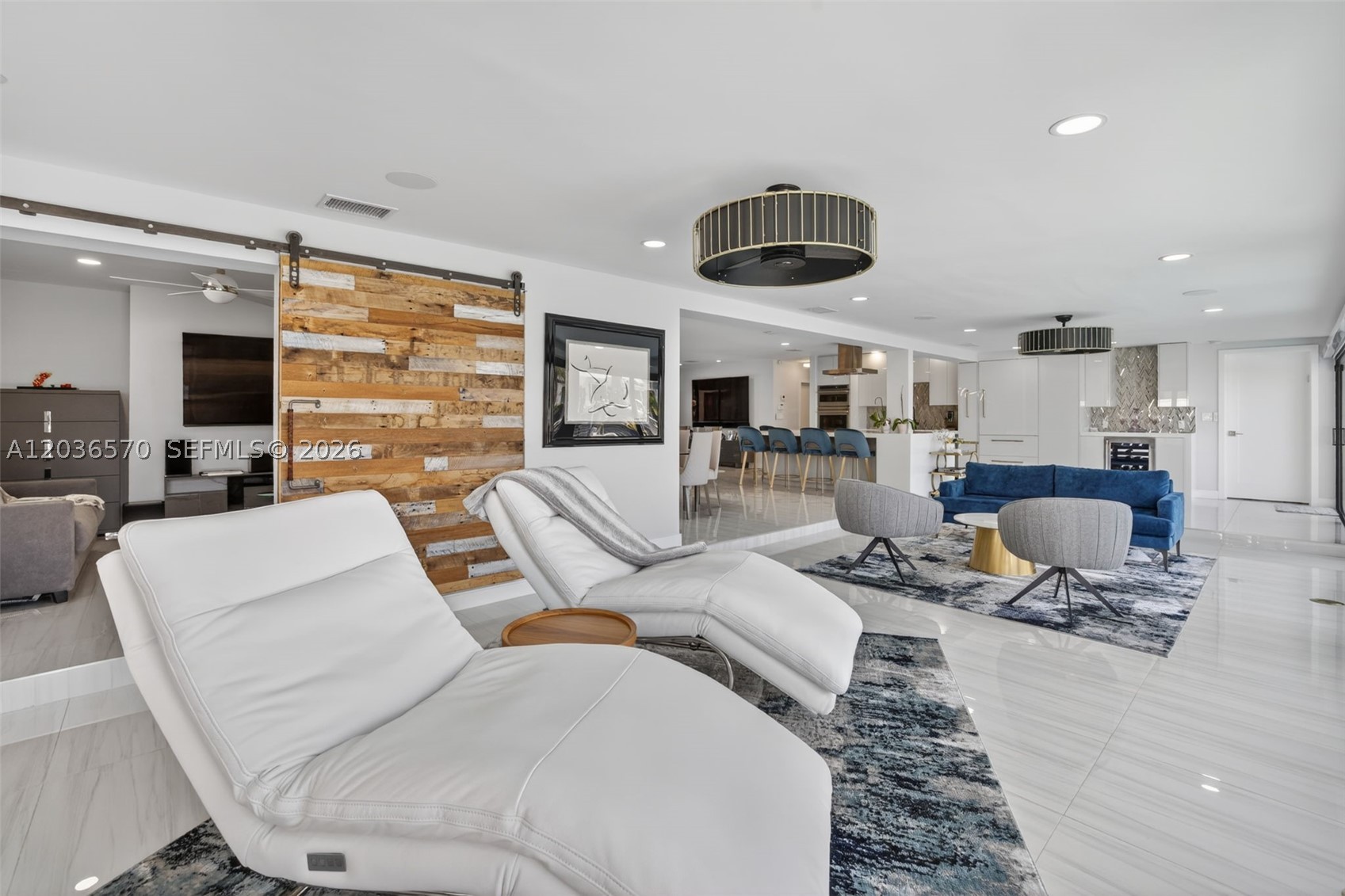 VENETIAN ISLES 1ST SEC - Residential