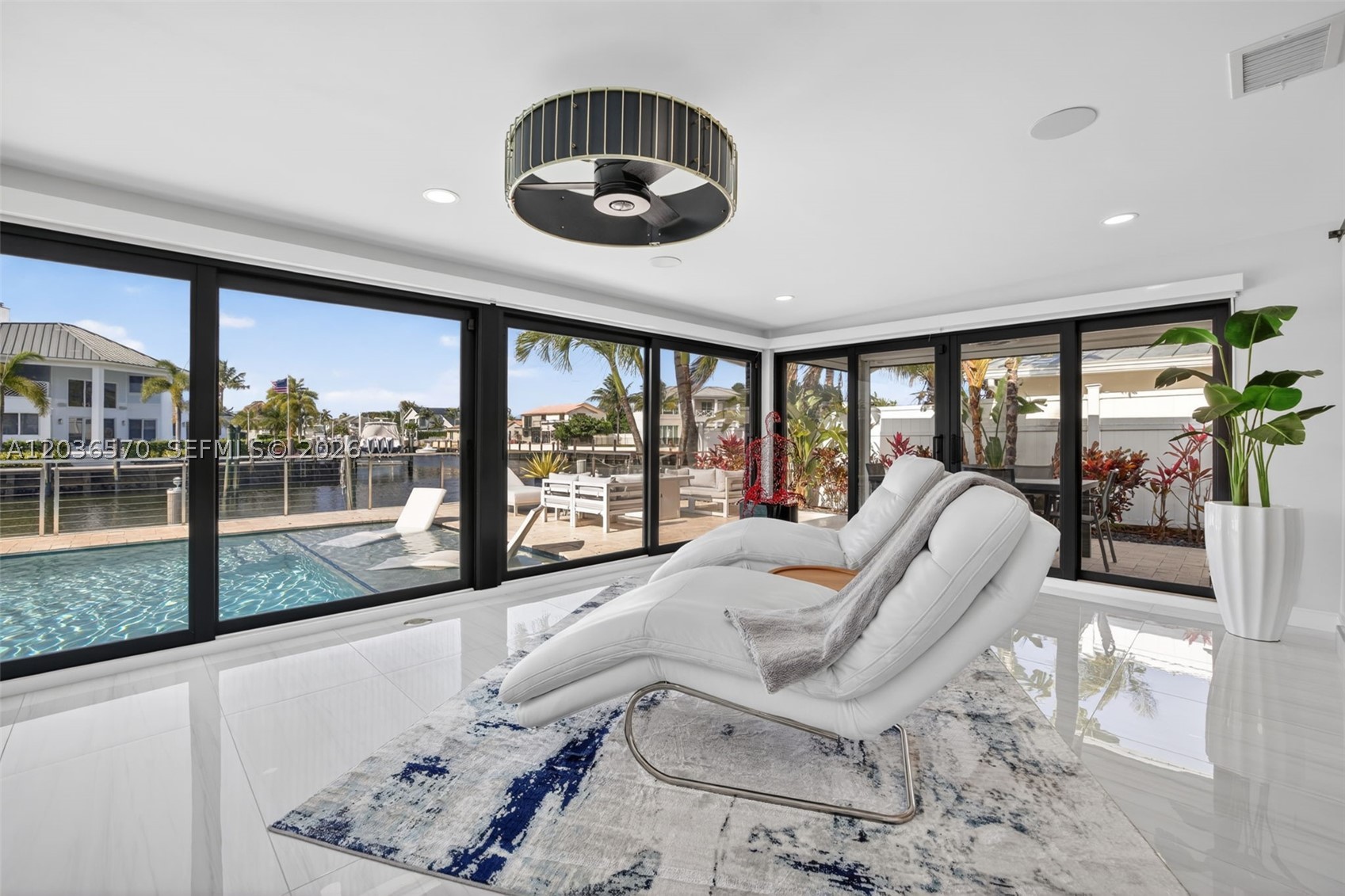 VENETIAN ISLES 1ST SEC - Residential