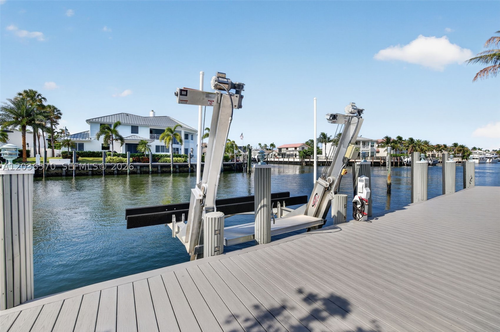 VENETIAN ISLES 1ST SEC - Residential