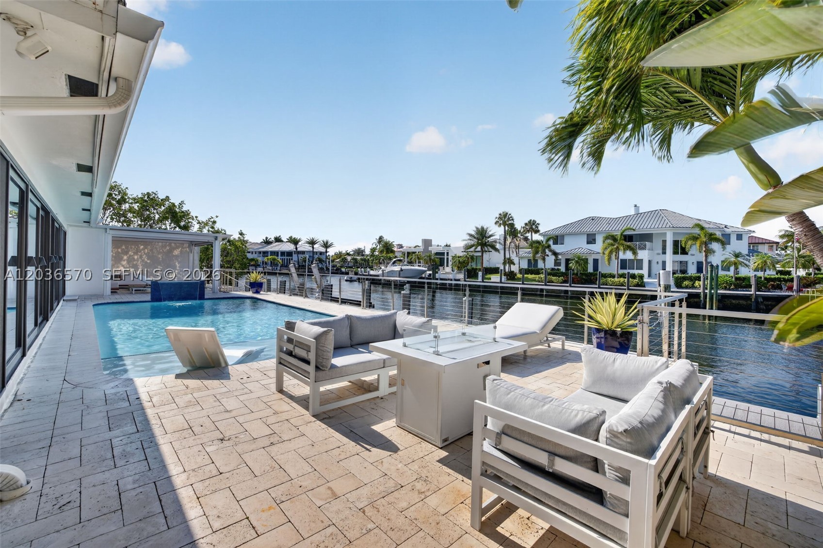 VENETIAN ISLES 1ST SEC - Residential