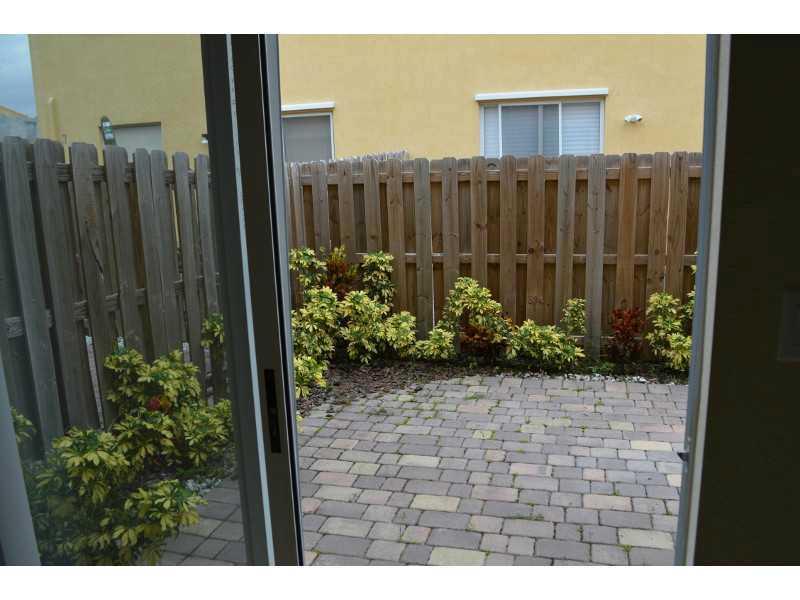 ISLANDS AT DORAL NORTHWES - Residential Lease