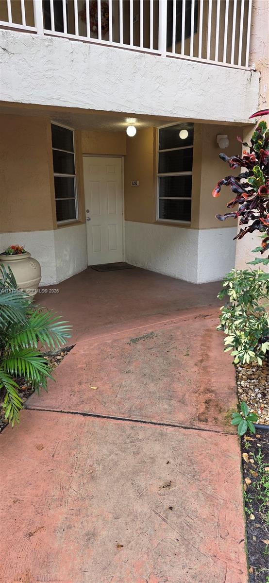 CORAL SPRINGS ESTATE TOWN - Residential Lease