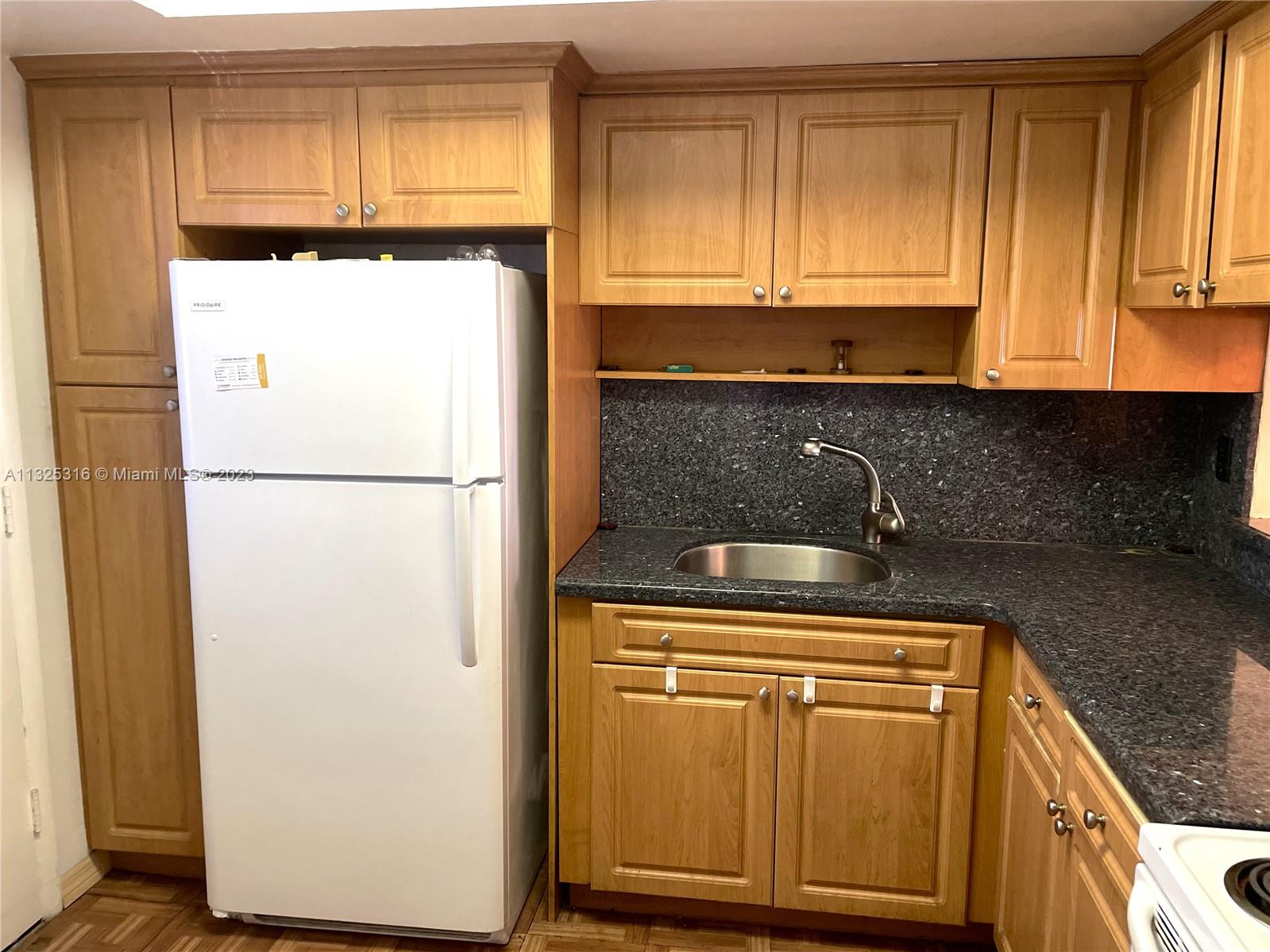 FOURTH MOORINGS CONDO - Residential