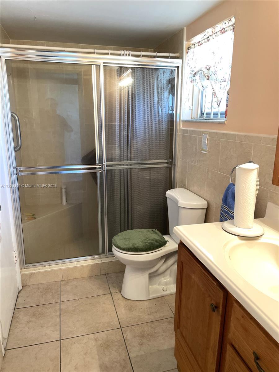 FOURTH MOORINGS CONDO - Residential