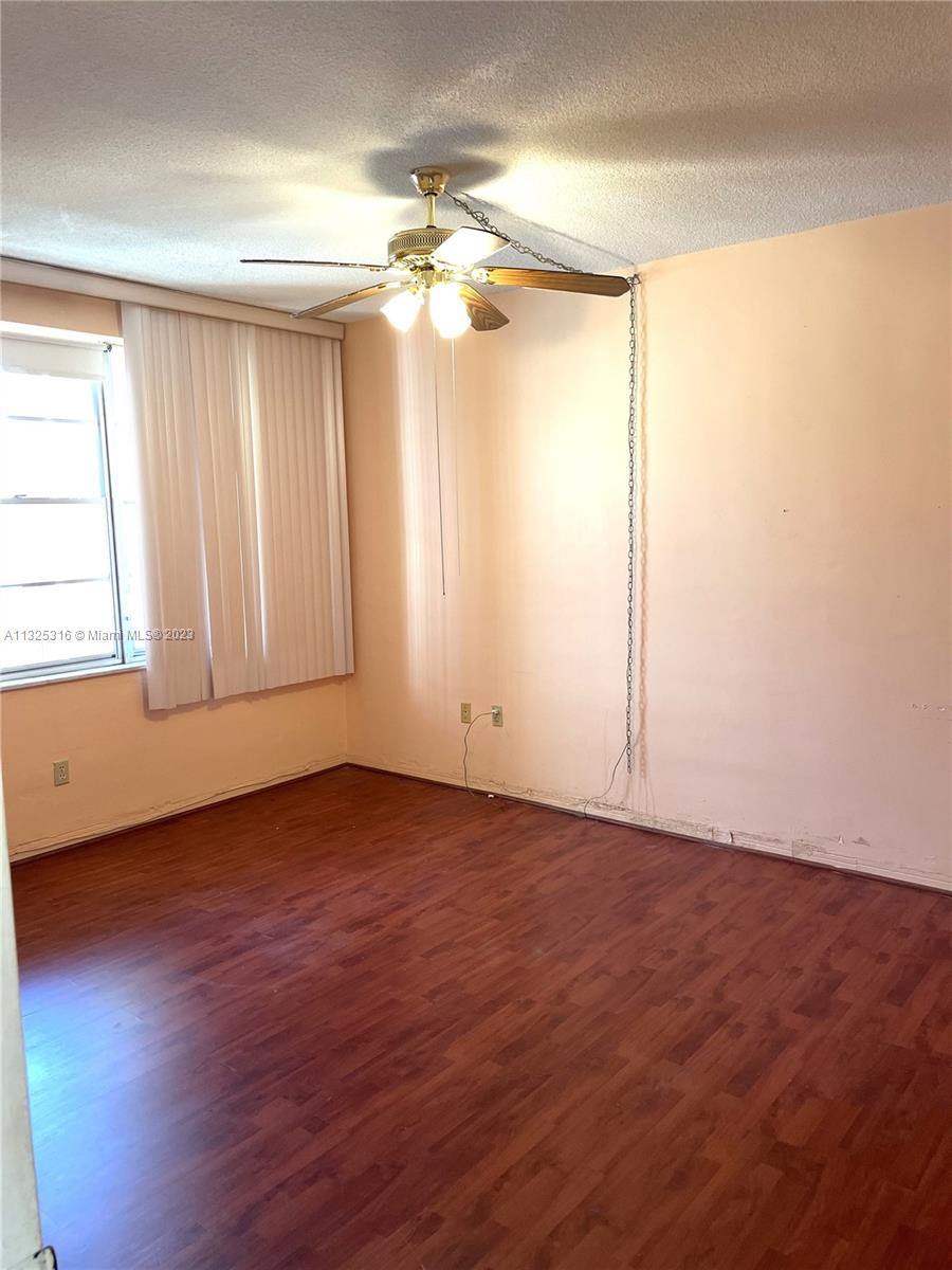 FOURTH MOORINGS CONDO - Residential