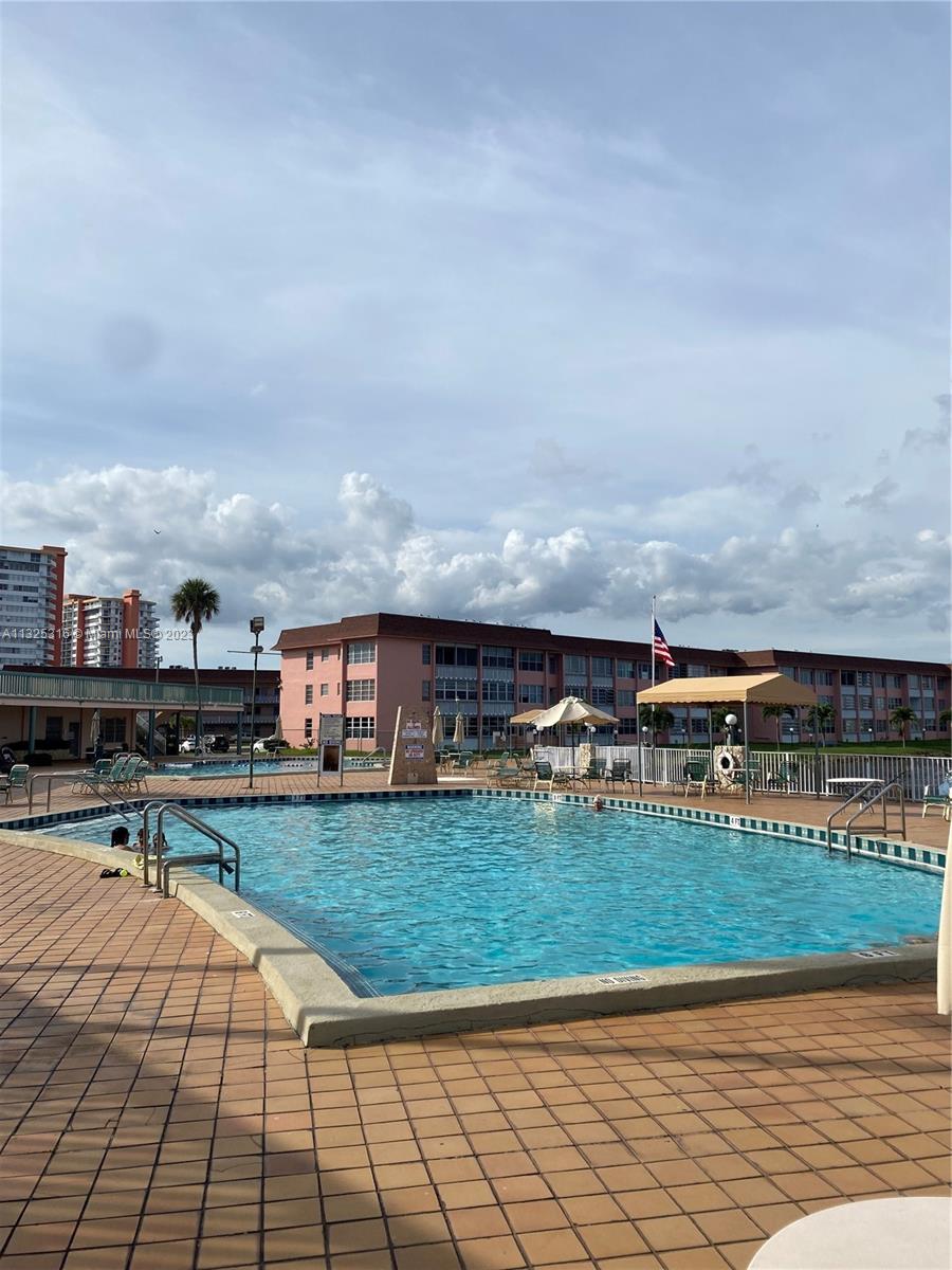FOURTH MOORINGS CONDO - Residential