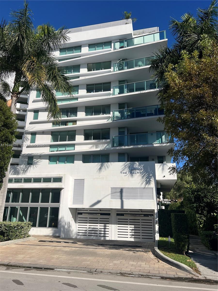 THE PALMS CONDO - Residential