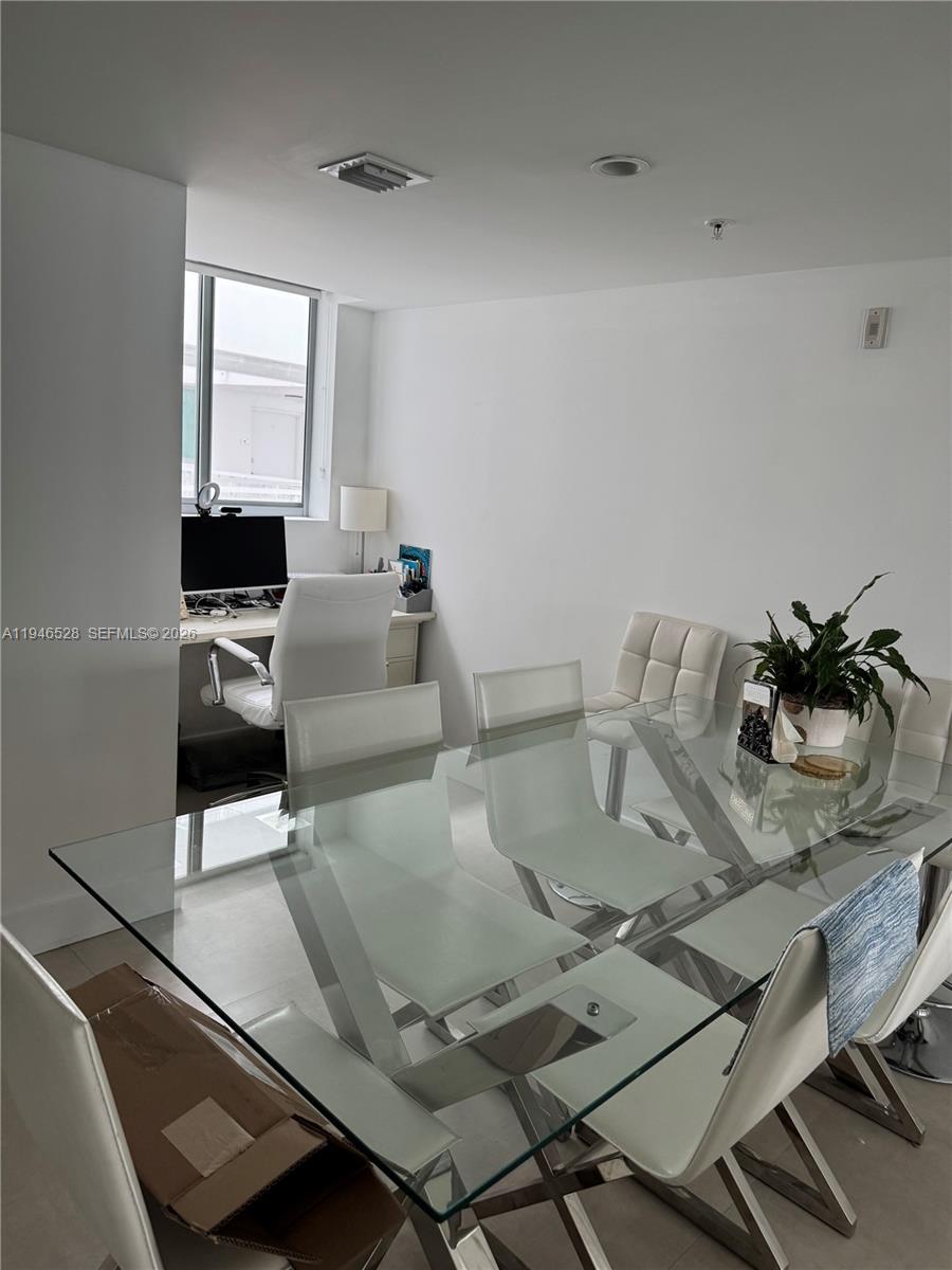 THE PALMS CONDO - Residential