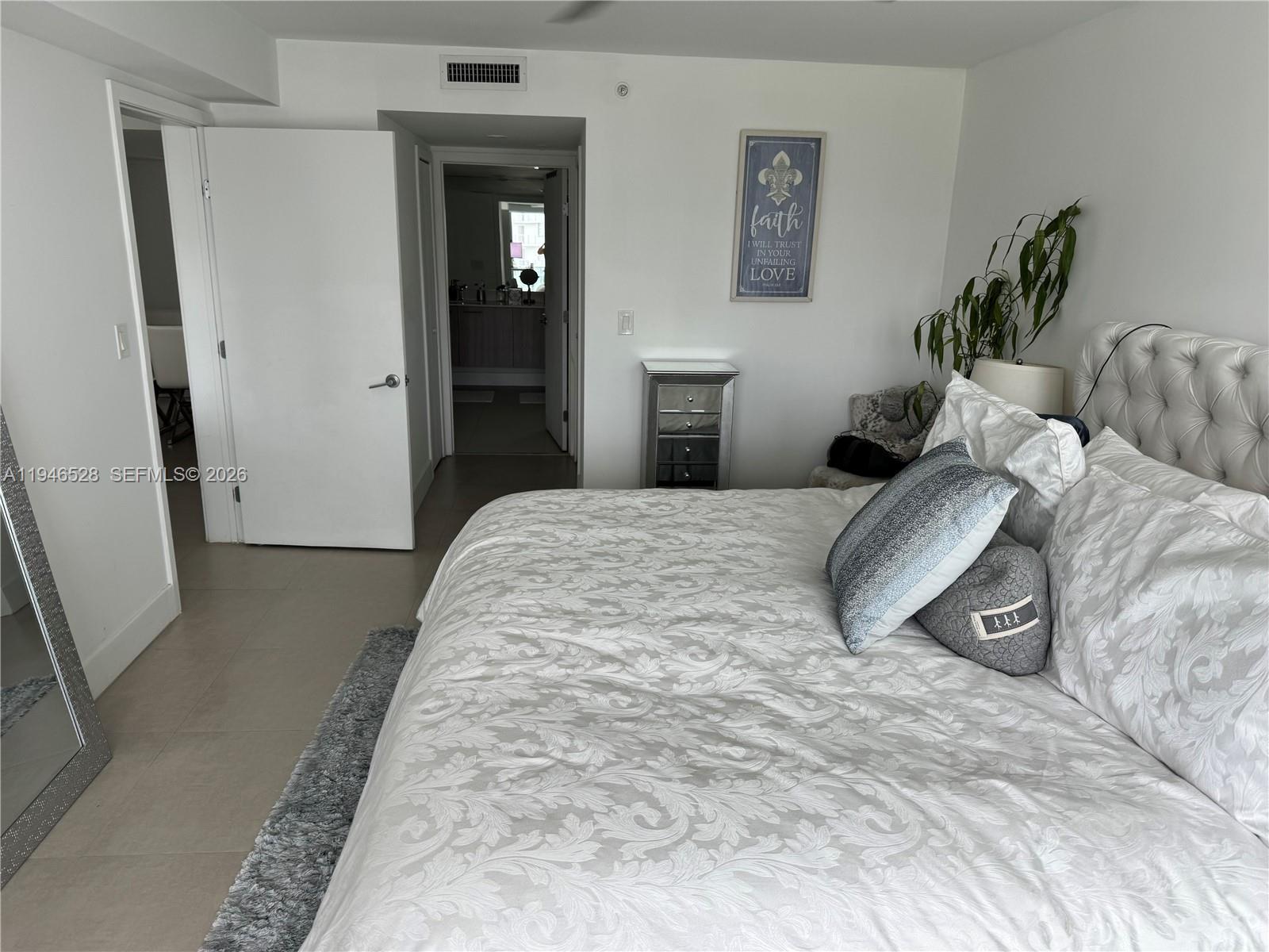 THE PALMS CONDO - Residential