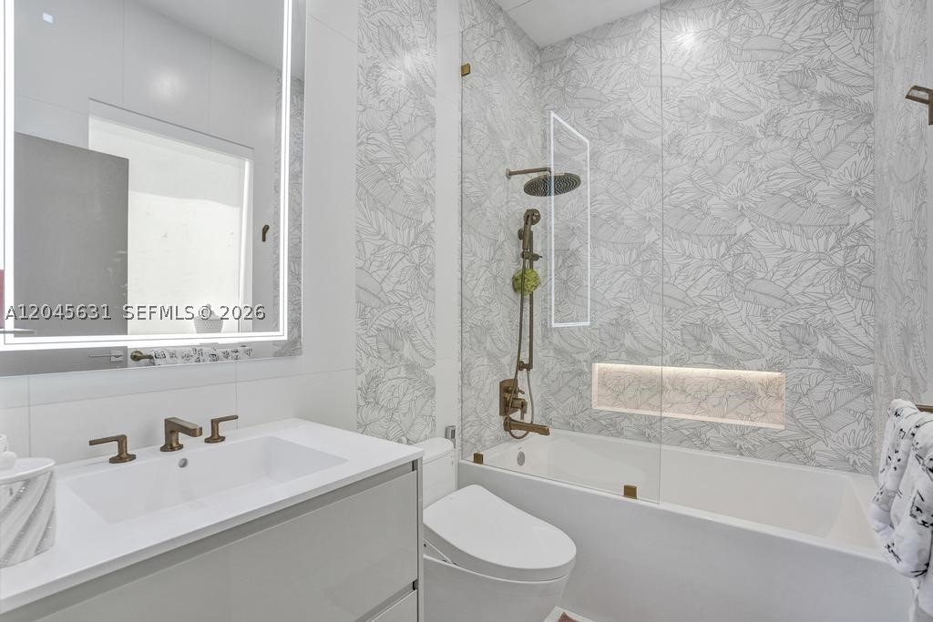 BEACHWALK - Residential Lease