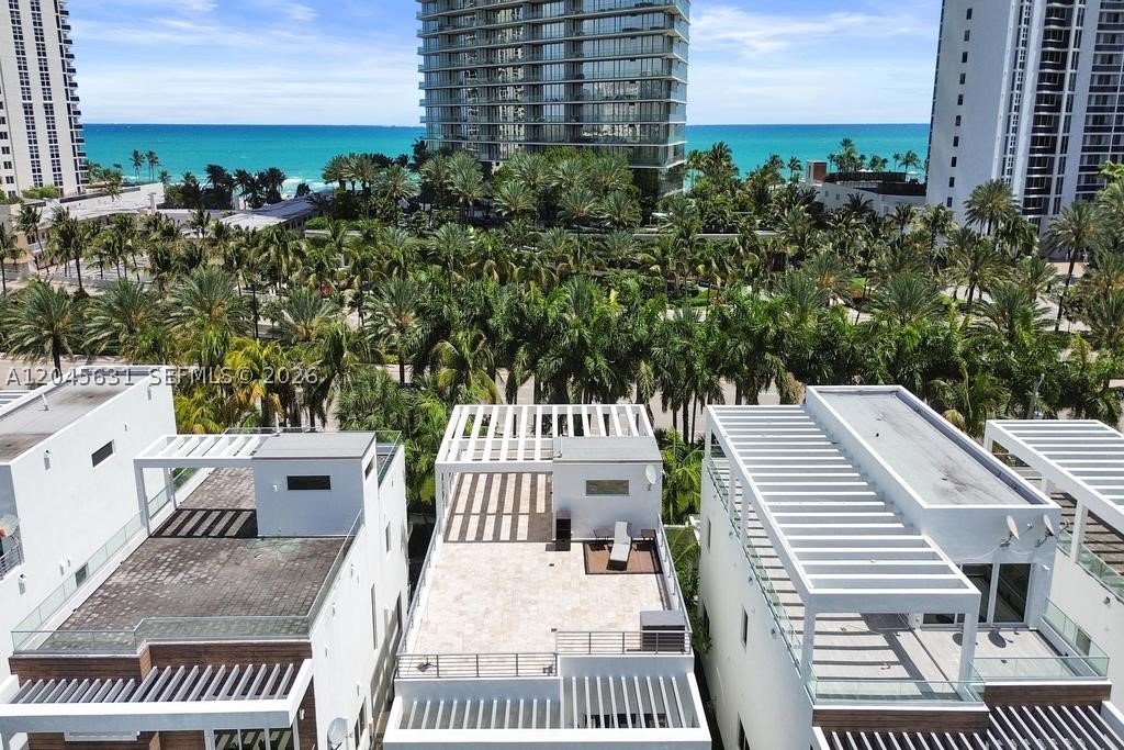 BEACHWALK - Residential Lease