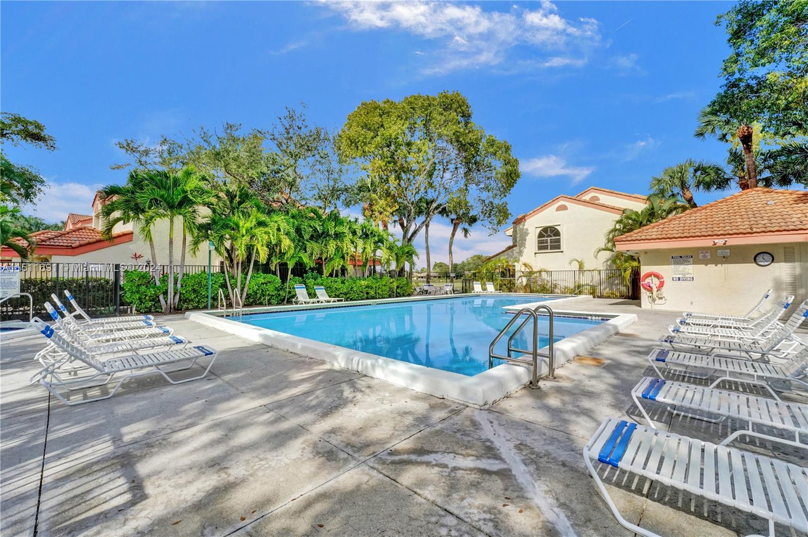 EMERALD OAKS 22 CONDO - Residential