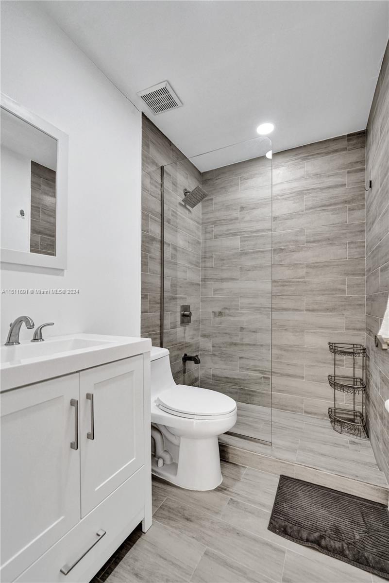 EMERALD OAKS 22 CONDO - Residential