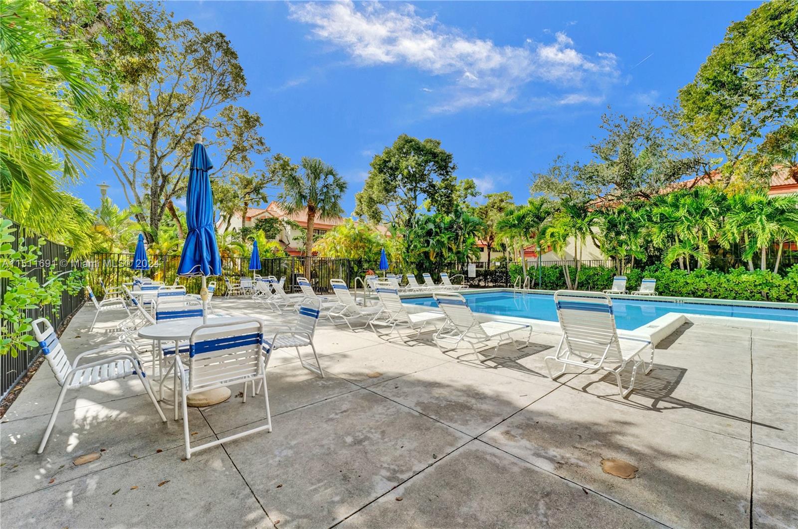 EMERALD OAKS 22 CONDO - Residential