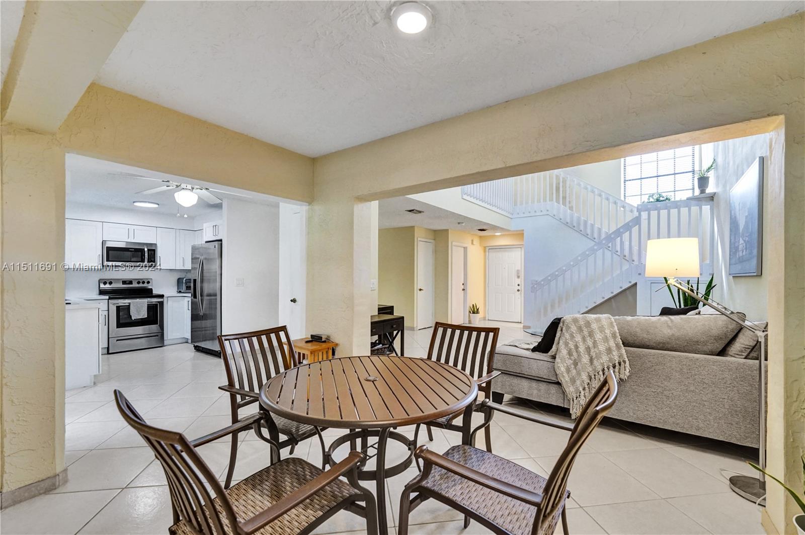 EMERALD OAKS 22 CONDO - Residential