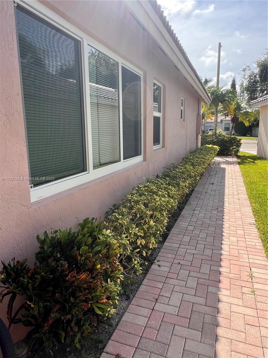 PEMBROKE ISLES - Residential Lease