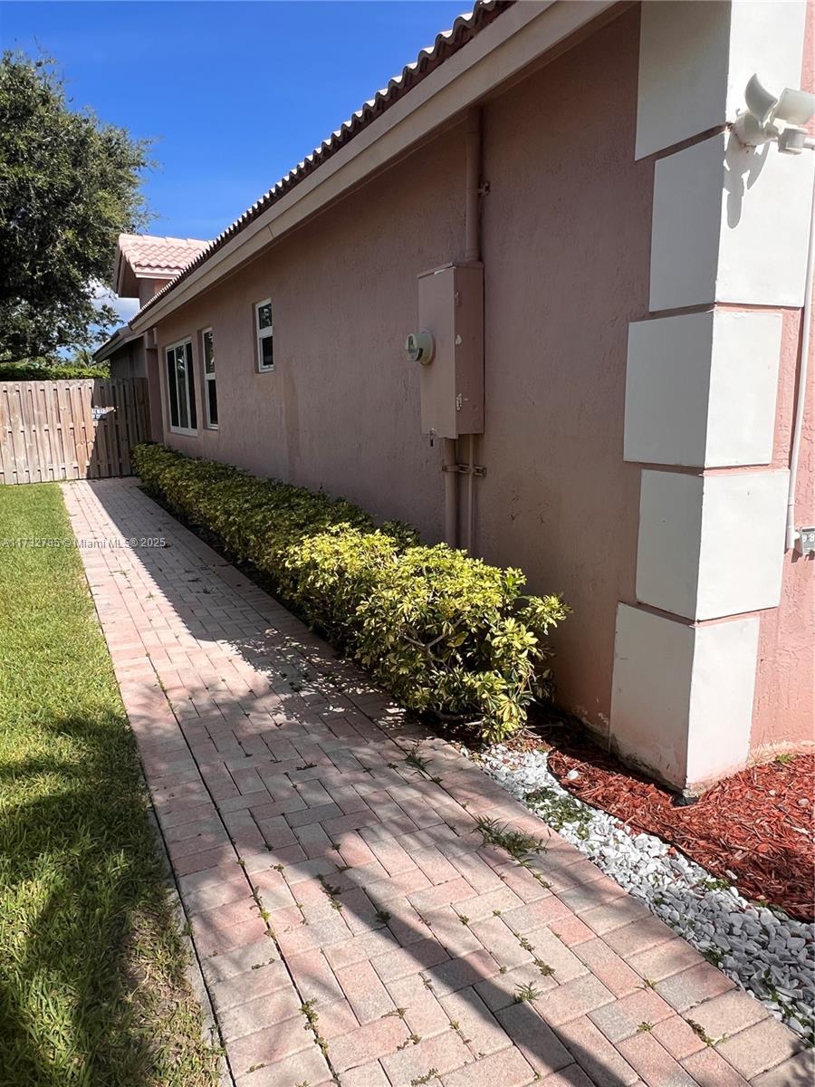 PEMBROKE ISLES - Residential Lease