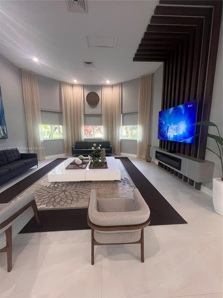 PEMBROKE ISLES - Residential Lease