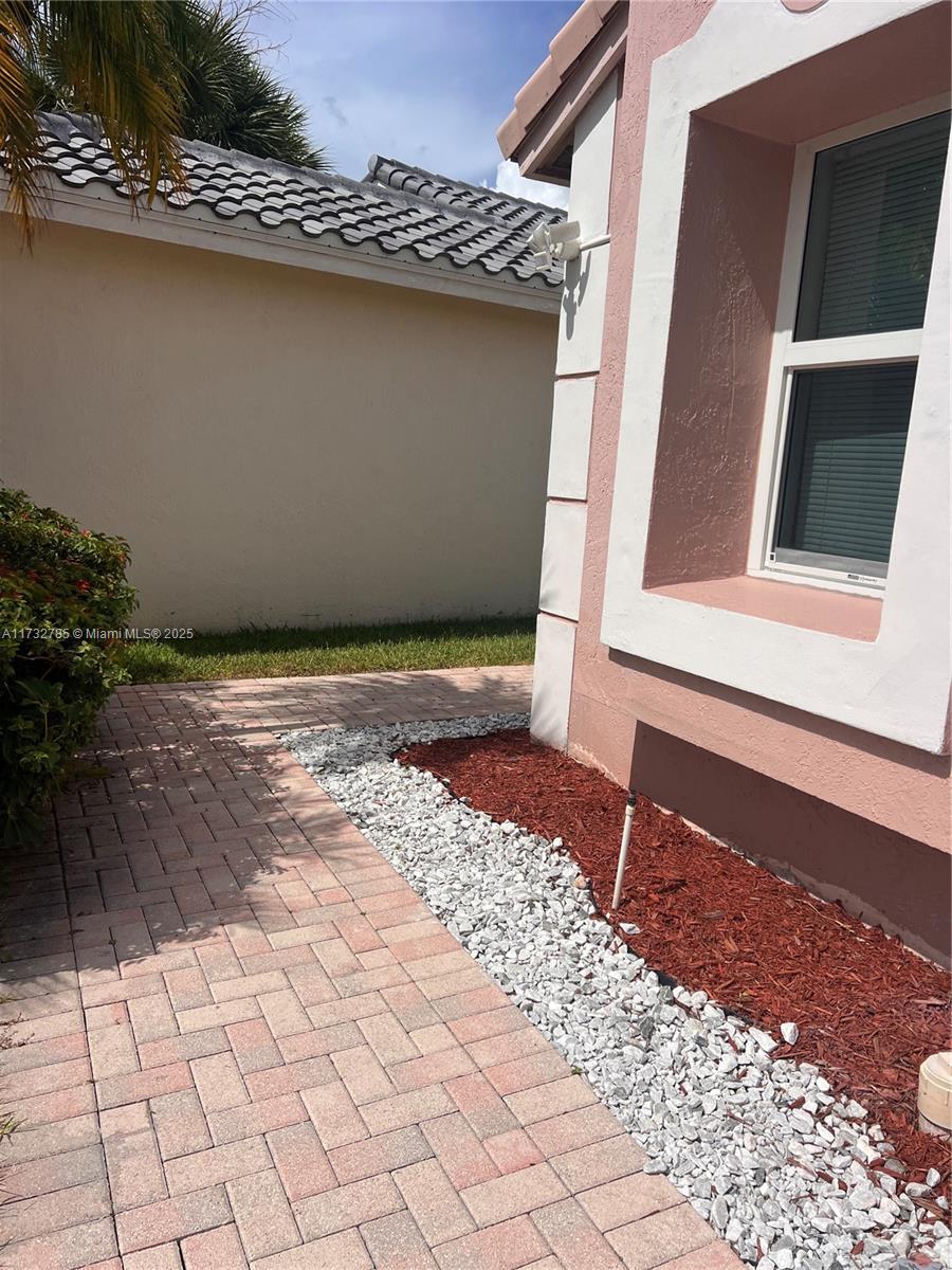 PEMBROKE ISLES - Residential Lease