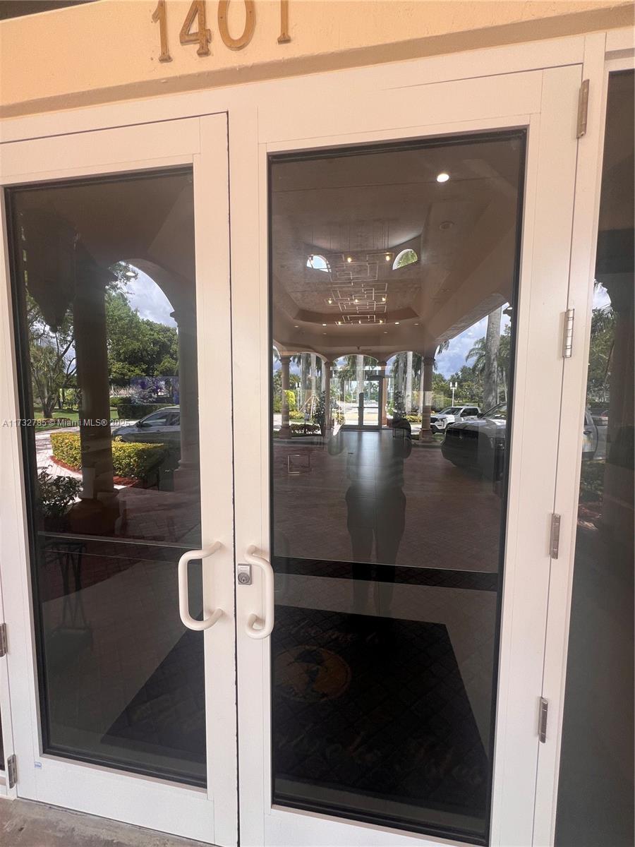 PEMBROKE ISLES - Residential Lease