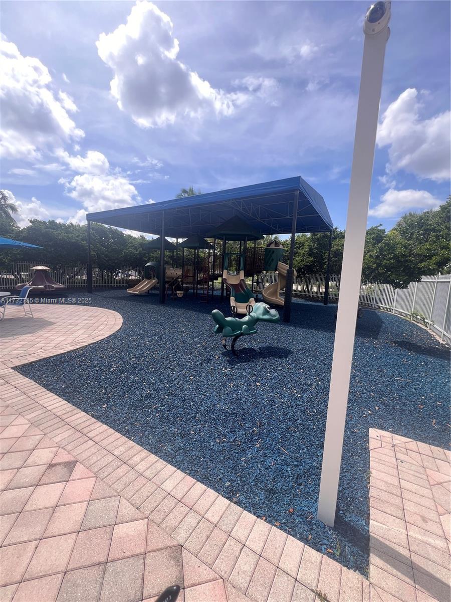 PEMBROKE ISLES - Residential Lease