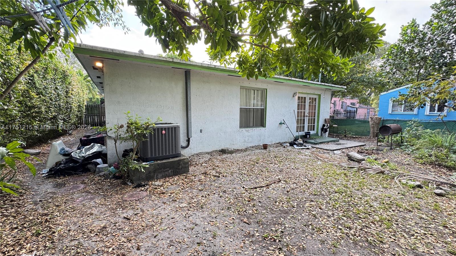 CRESTWOOD - Residential