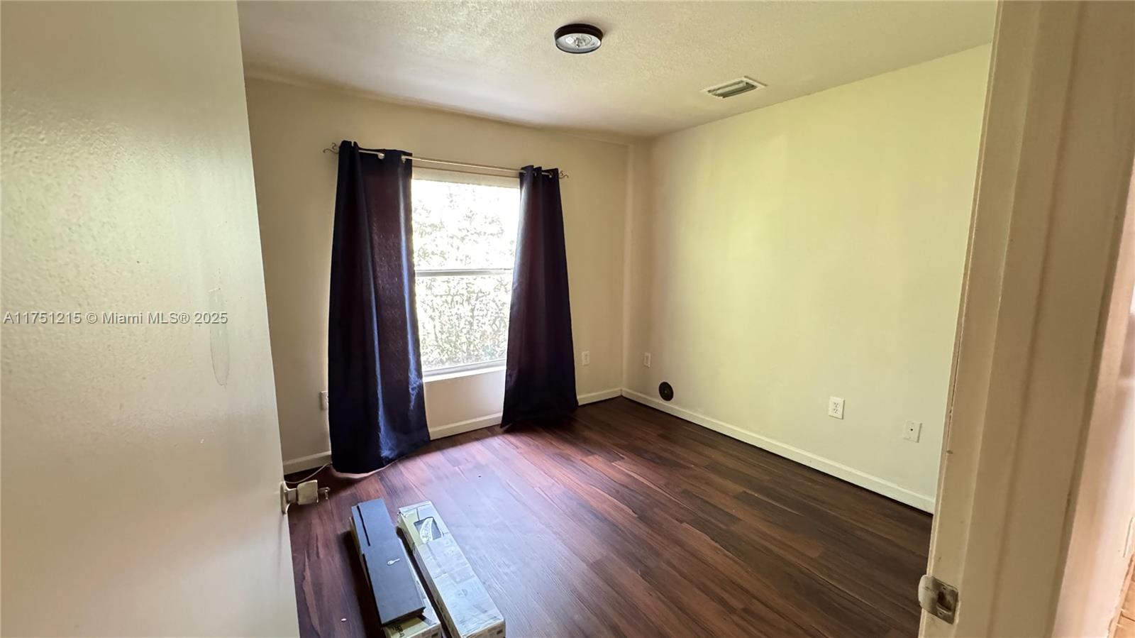 CRESTWOOD - Residential