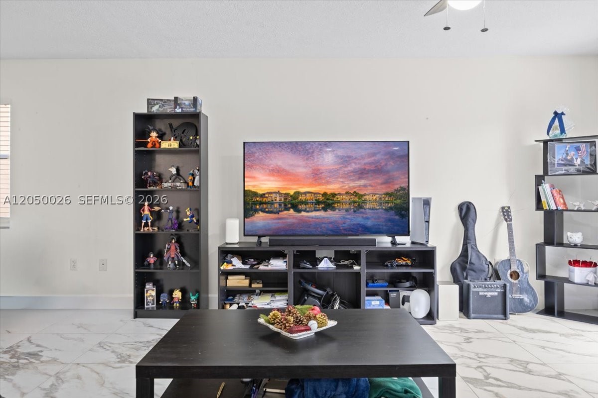 FAIRWAY COVE - Residential