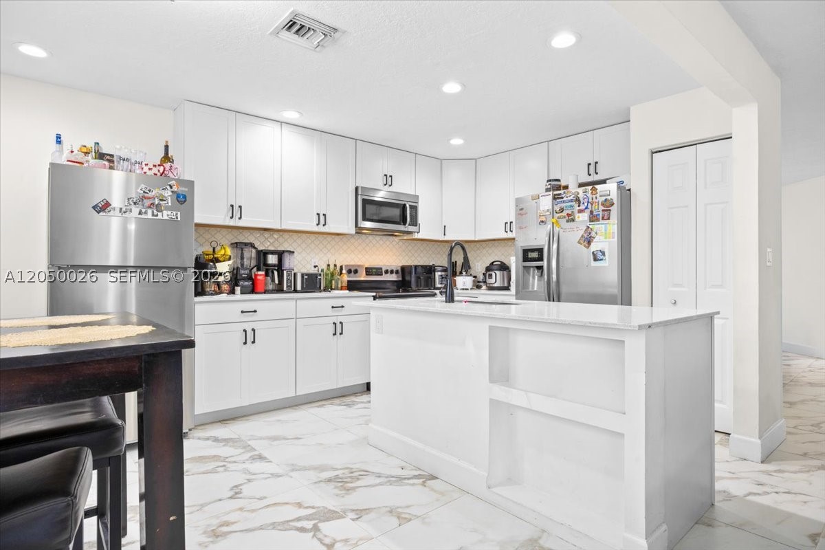 FAIRWAY COVE - Residential
