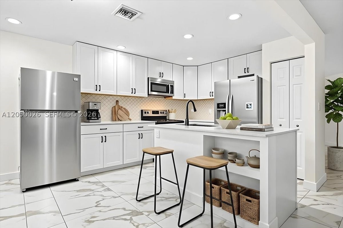 FAIRWAY COVE - Residential