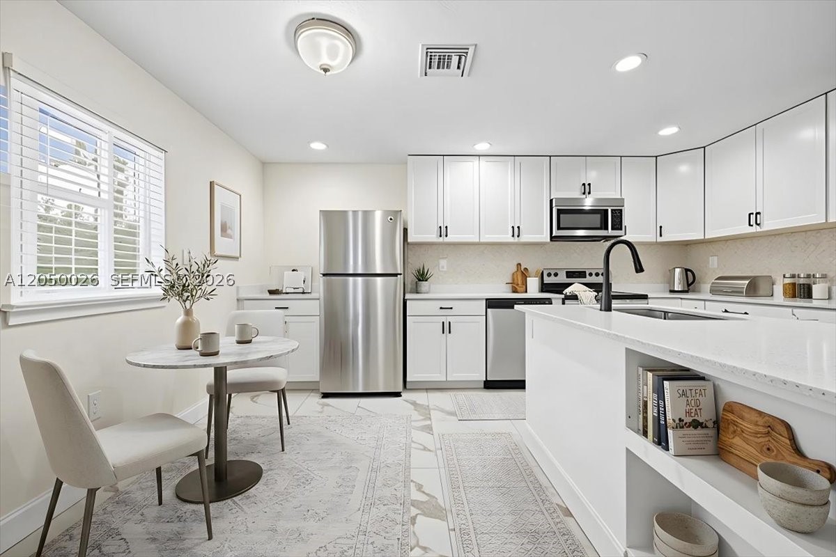 FAIRWAY COVE - Residential