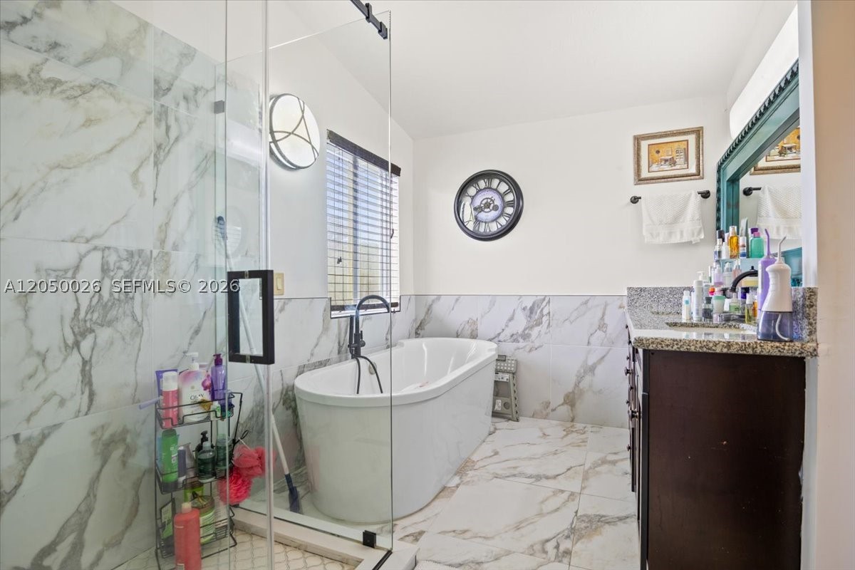 FAIRWAY COVE - Residential