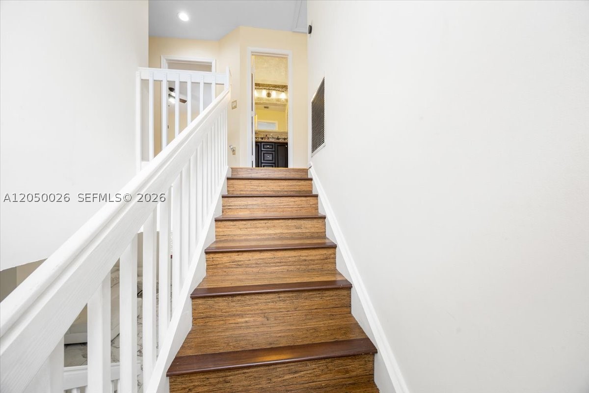 FAIRWAY COVE - Residential