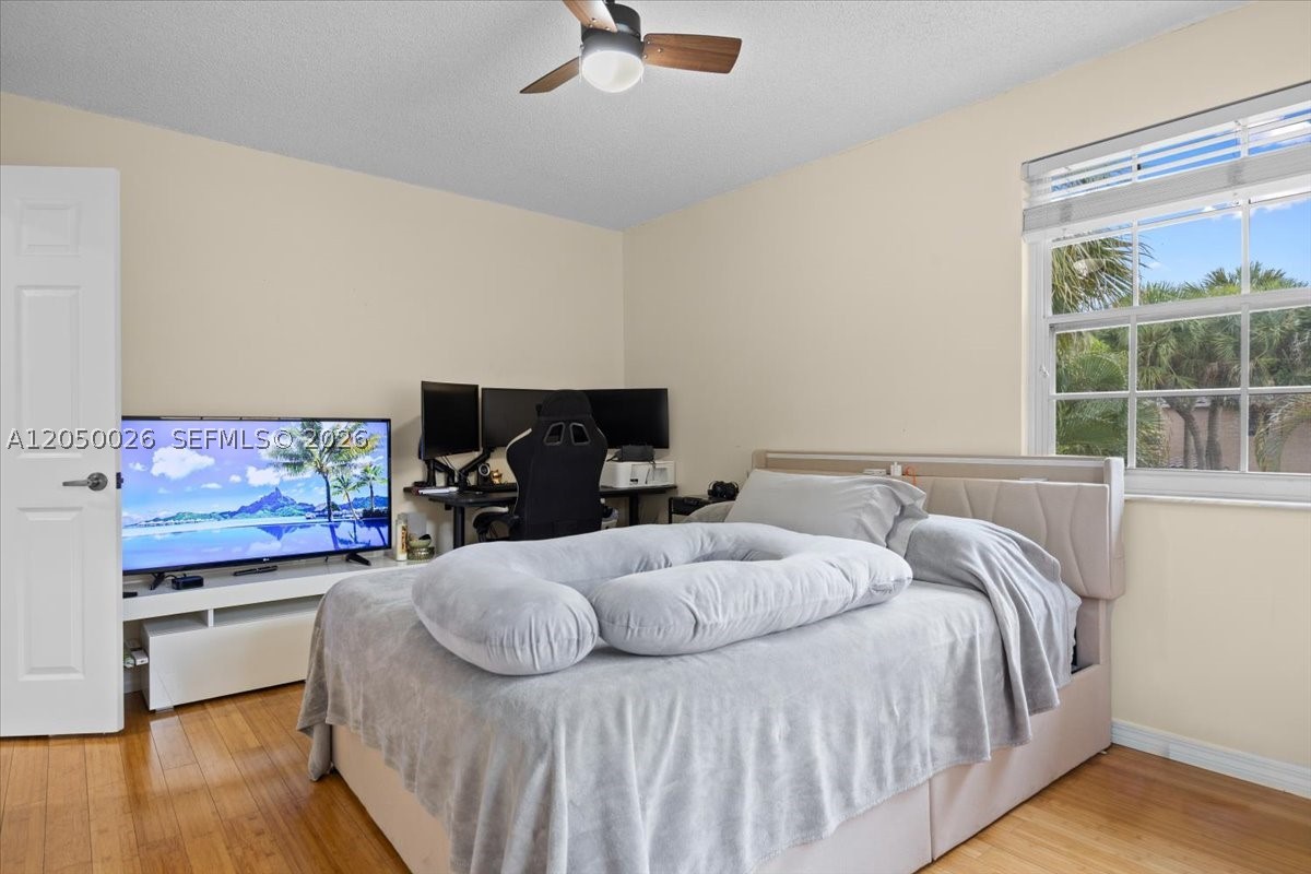 FAIRWAY COVE - Residential
