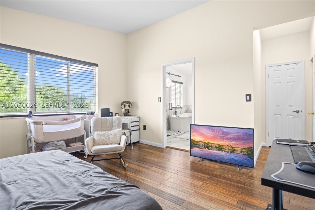 FAIRWAY COVE - Residential