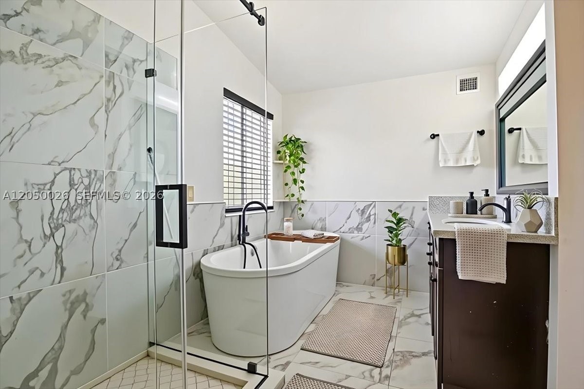 FAIRWAY COVE - Residential