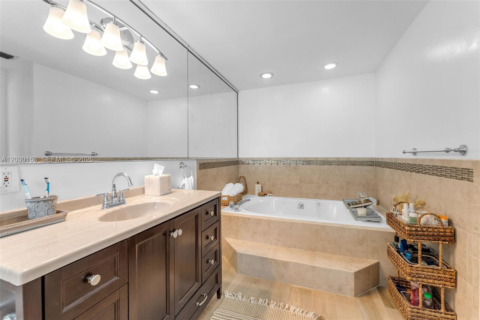 KILLIAN PINES 1ST ADDN - Residential