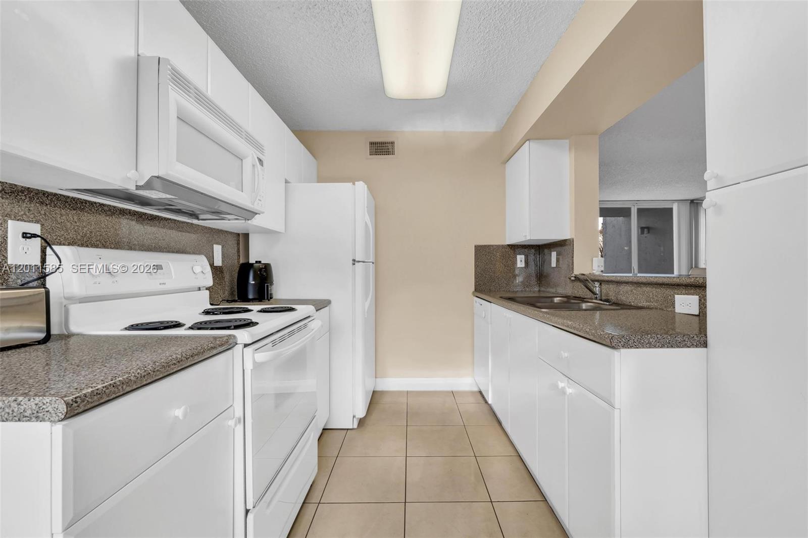 THE GREENS AT DORAL CONDO - Residential