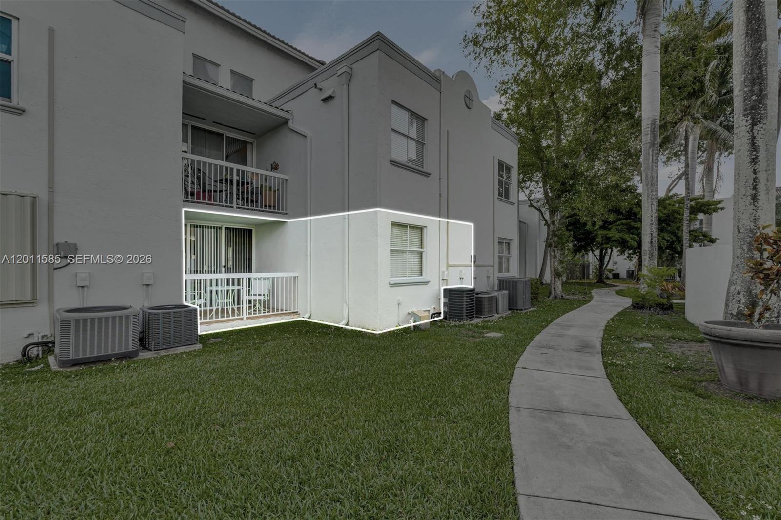THE GREENS AT DORAL CONDO - Residential